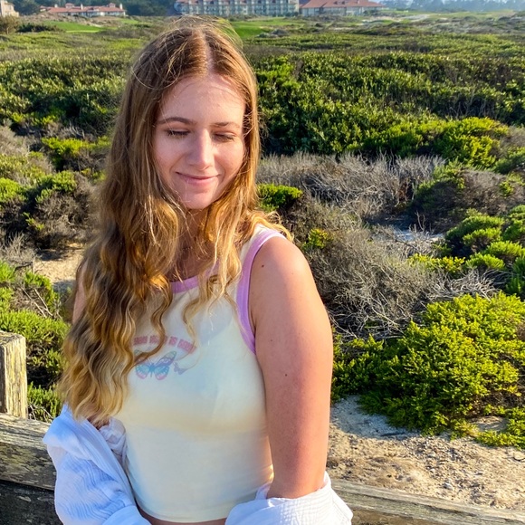 Meet your Posher, Erin - Picture 1 of 2